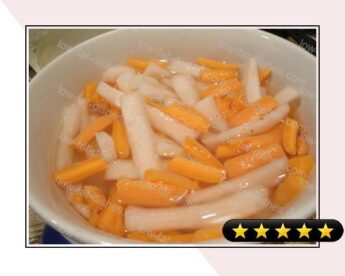 Vietnamese Pickled Carrots and Daikon Radish recipe
